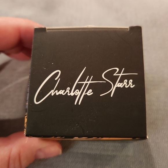 Charlotte Starr Revitalizing Eye Mask and Foldible Mirror Bundle - Picture 4 of 10